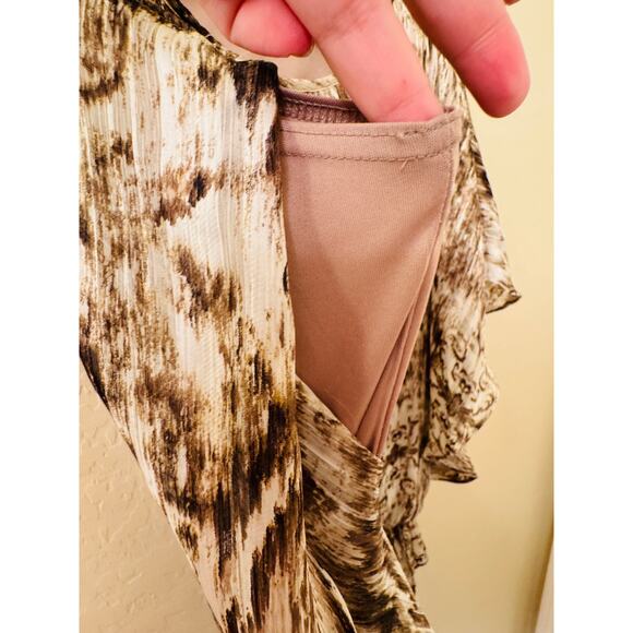 DressBarn Brown Tan Blouse Peekaboo Bell Sleeve Lined Elastic Hip Band Size XL - Picture 7 of 13